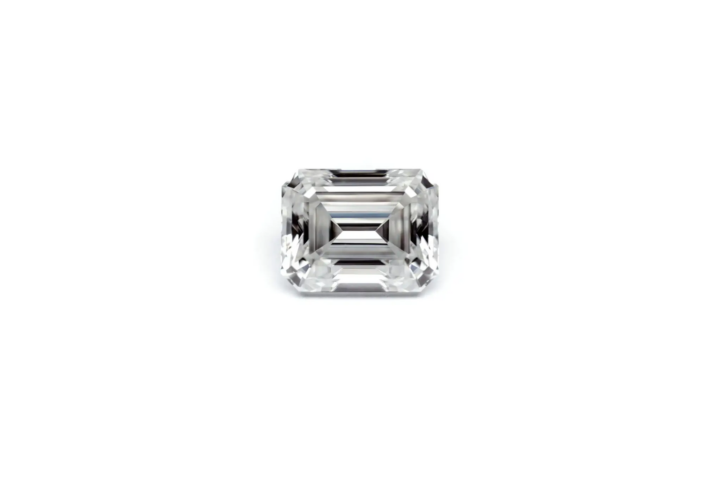 DIAMODIA™ Emerald Cut — 2.80ct (7×9mm) | Refined Brilliance