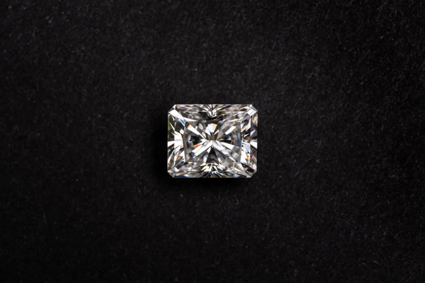 DIAMODIA™ Criss Cut — 1.60ct (6×8mm) | Precision Brilliance