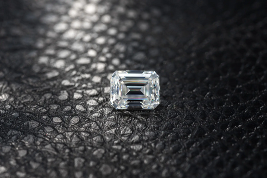 DIAMODIA™ Emerald Cut — 1.17ct (5×7mm) | Refined Elegance