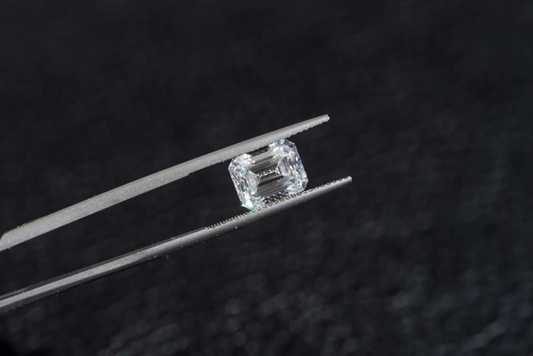 DIAMODIA™ Emerald Cut — 2.60ct (6.5×8.5mm) | Timeless Geometry