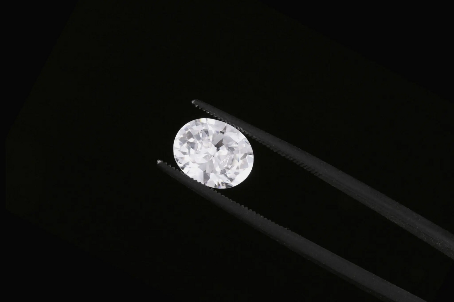 DIAMODIA™ Oval Cut — 0.53ct (4×6mm) | Subtle Brilliance