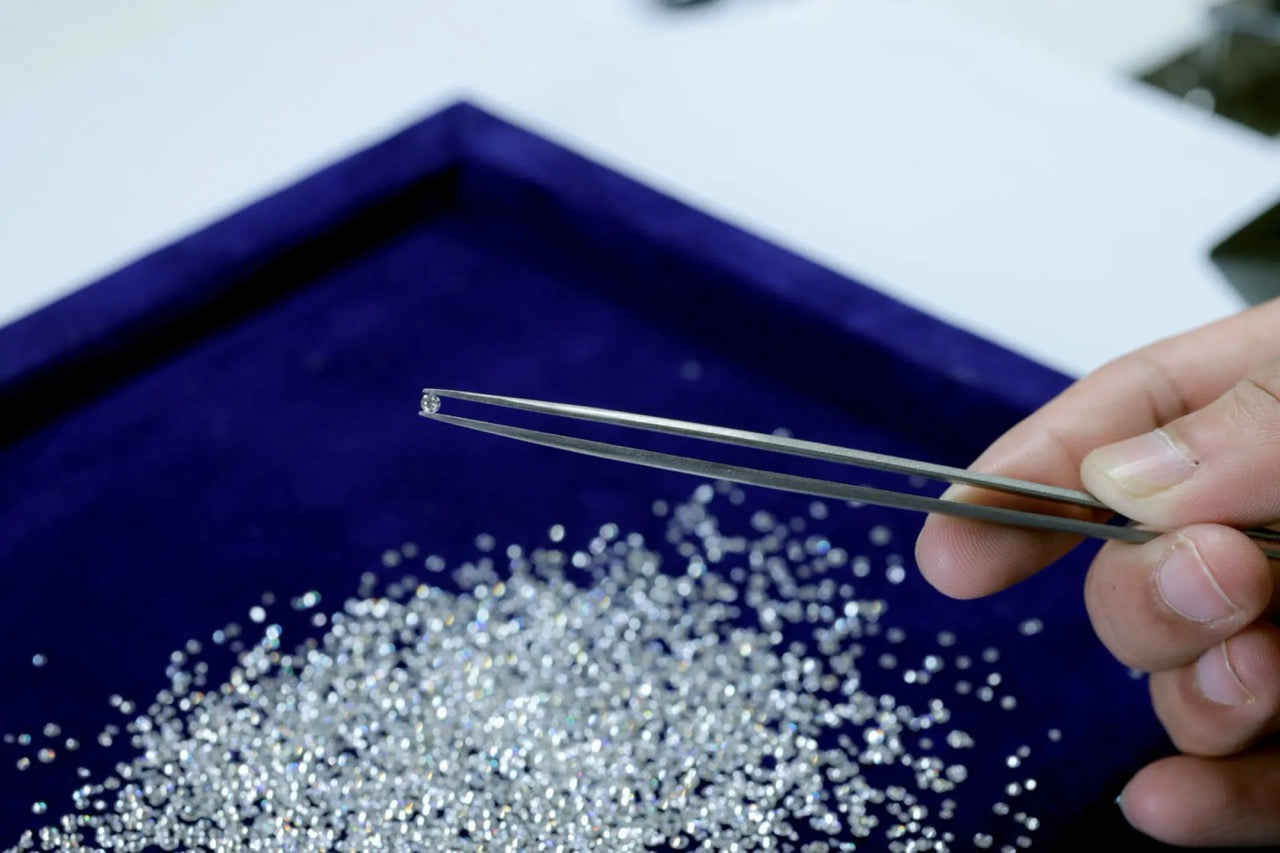 DIAMODIA™ Round Cut — 0.011ct (1.3mm) | Subtle Fire