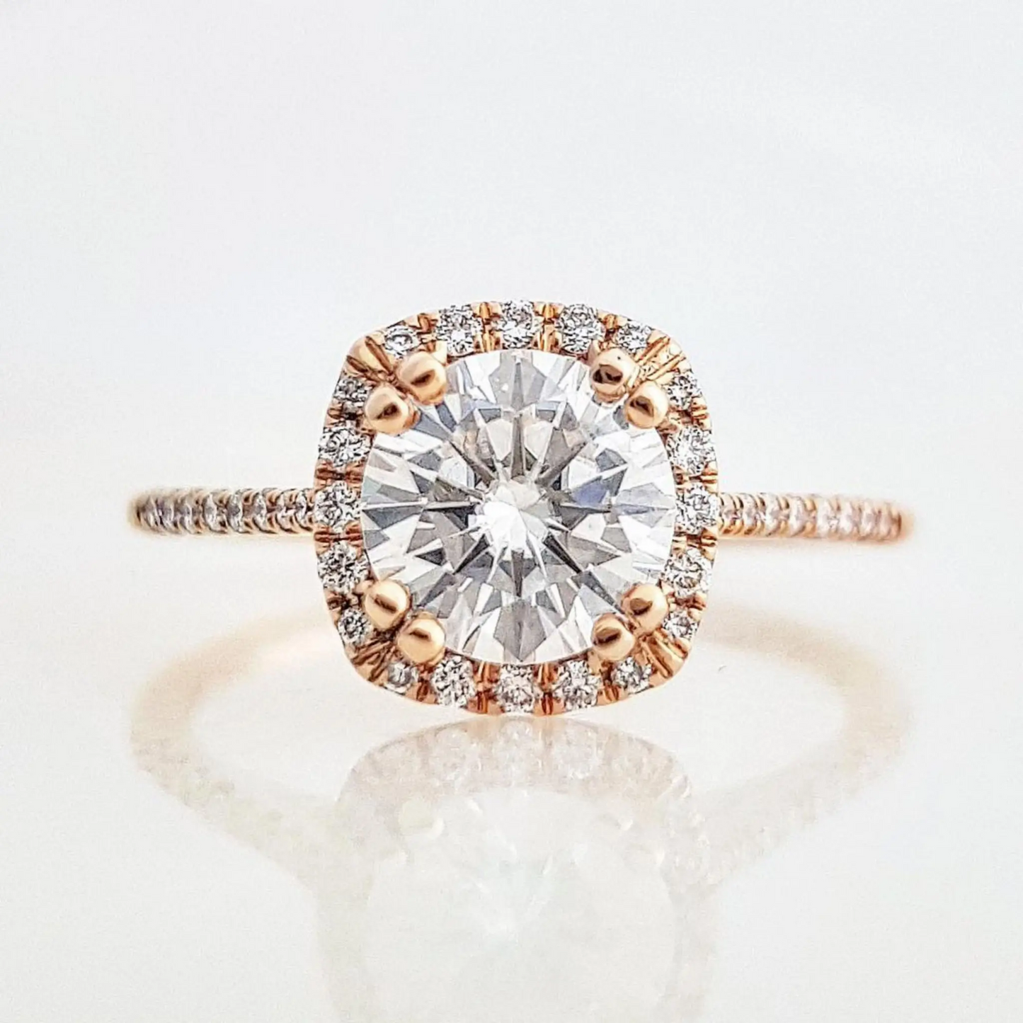 DIAMODIA™ Round Cut — 0.03ct (1.8mm) | Subtle Fire