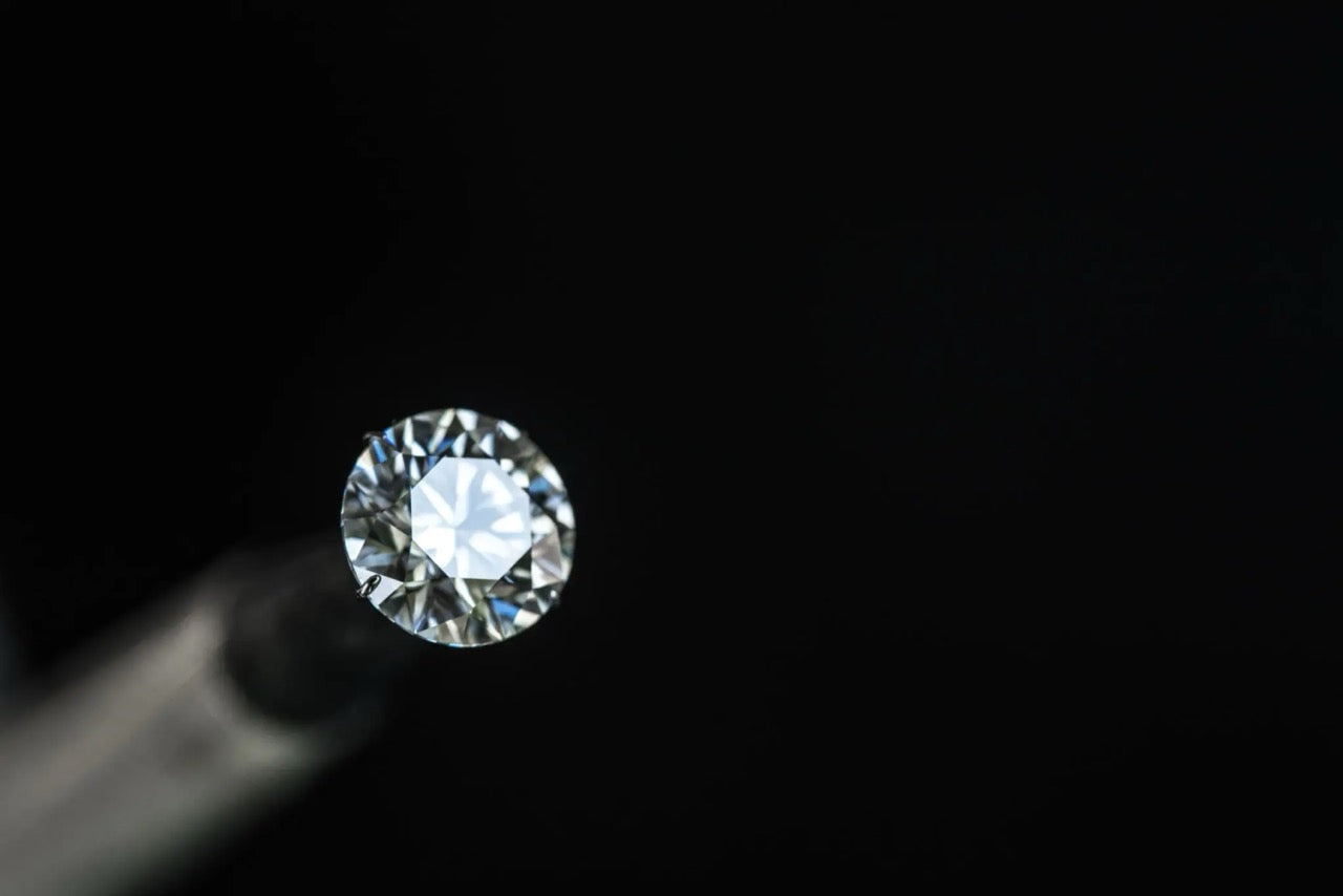 DIAMODIA™ Round Cut — 0.08ct (2.5mm) | Discreet Natural Sparkle